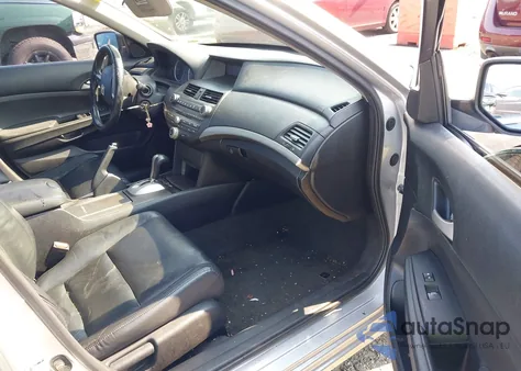 2011 Honda Accord 2.4 Se from USA, damaged, VIN 1HGCP2F68BA111085